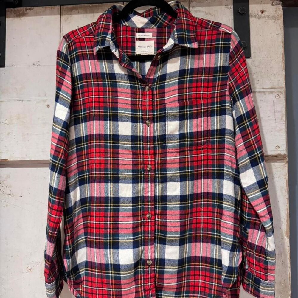 American Eagle Woman's‎ Size Medium Flannel Amazingly Soft Boyfriend Fit